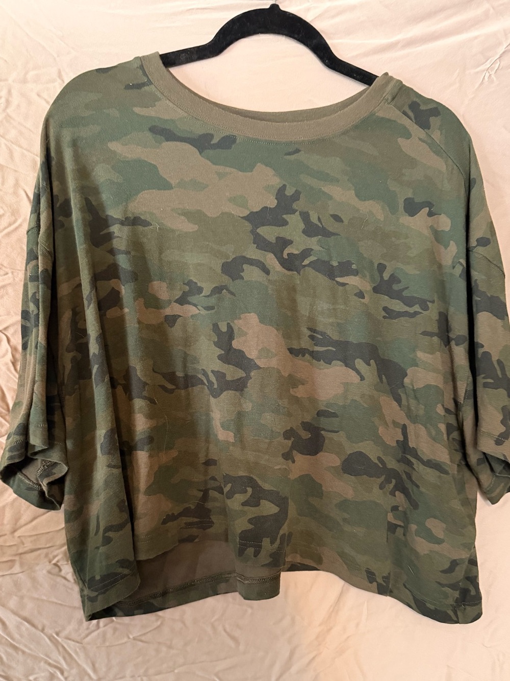 Aerie camo cropped Tshirt